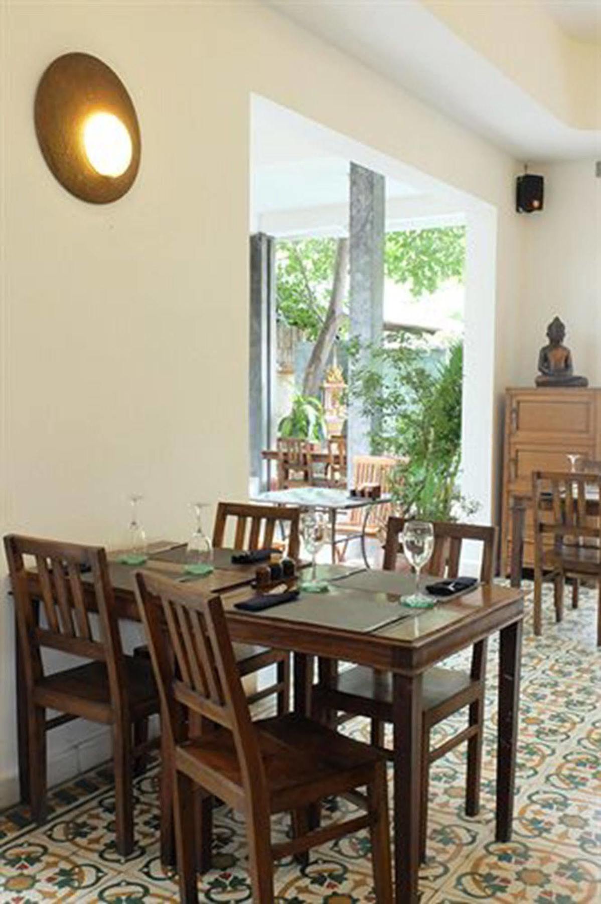 The Sangkum Hotel Phnom Penh Bagian luar foto