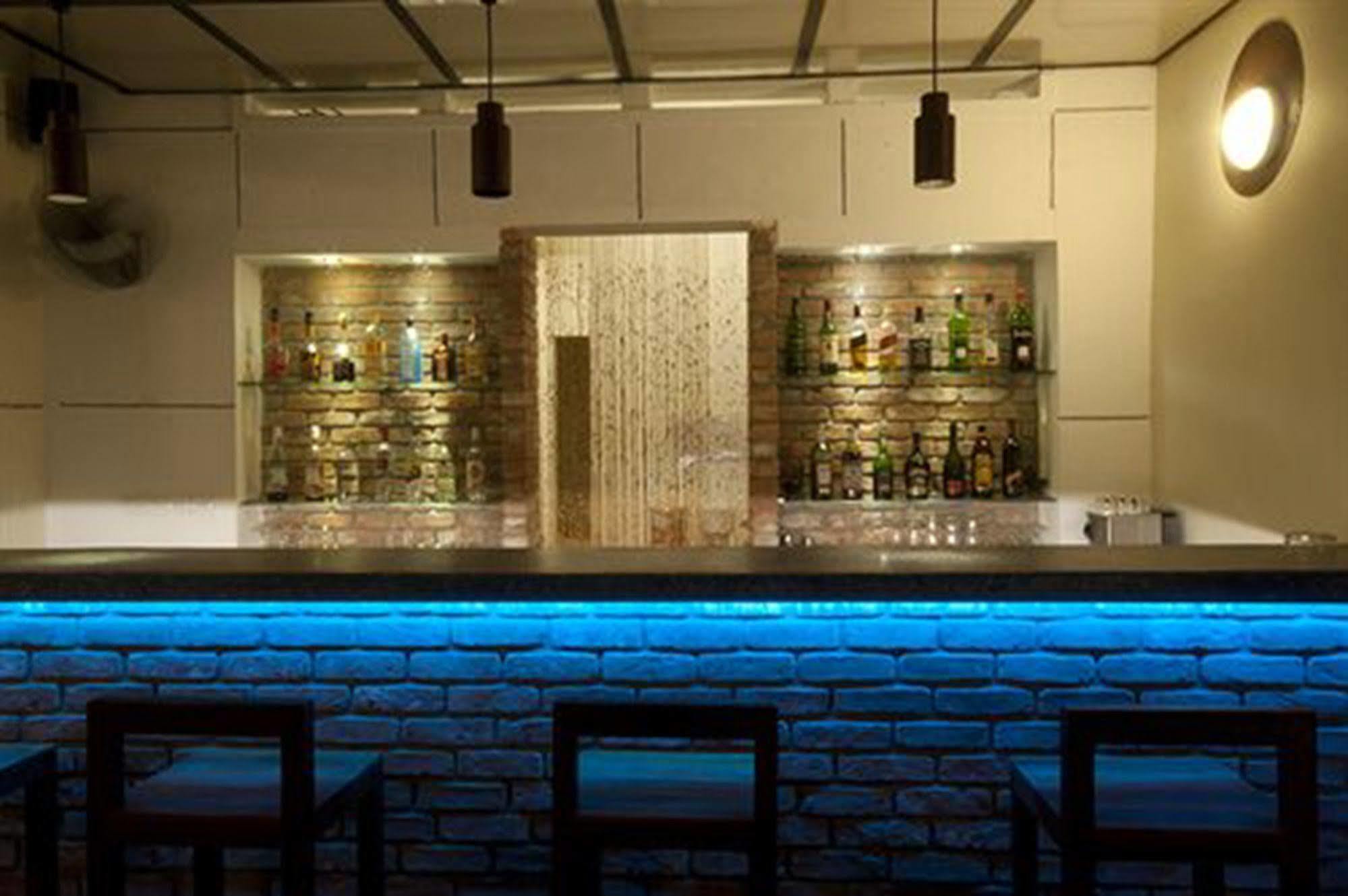 The Sangkum Hotel Phnom Penh Bagian luar foto